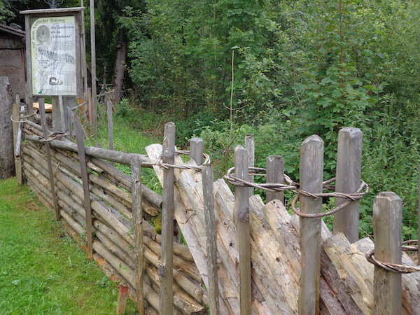 Auf dem Holzweg in WildschönauAuffach Mamilade