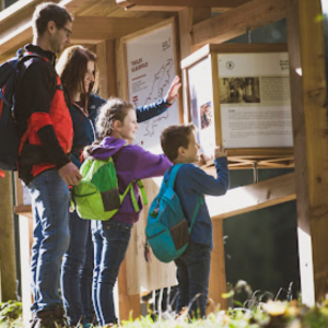 interaktive schatzsuche fuer familien silberpfad tirol, karwendolin und die entflohenen silberspatzen schwaz