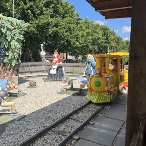 sonnentherme lutzmannsburg zauberbahn alice im wunderland mamilade ausflugstipps