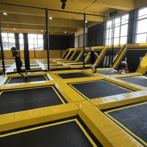 playworld spielberg indoor freizeitpark jump area trampoline mamilade ausflugstipps