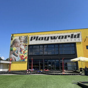 playworld spielberg indoor freizeitpark outdoor area mamilade ausflugstipps